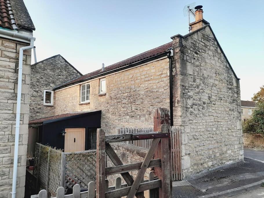Converted Barn In Bath Esterno foto