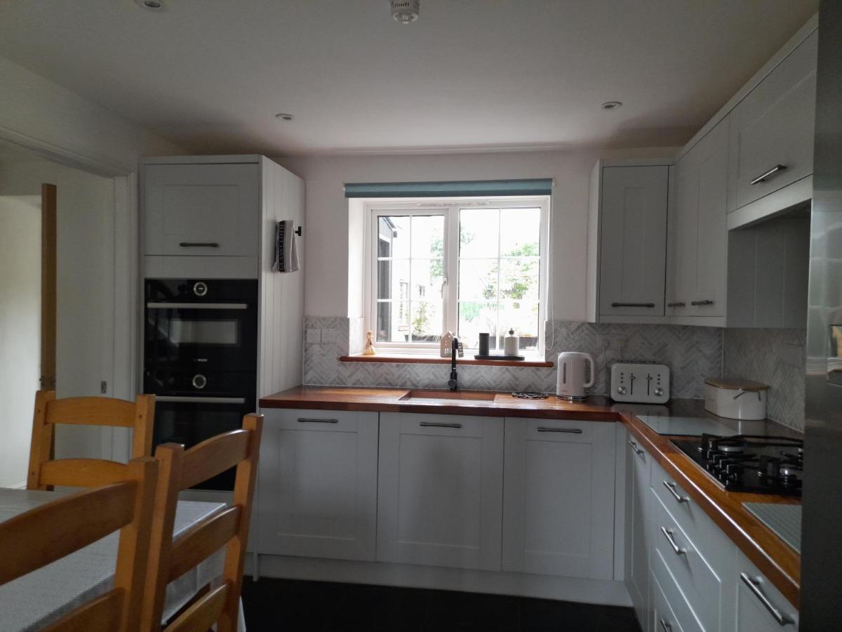 Converted Barn In Bath Esterno foto